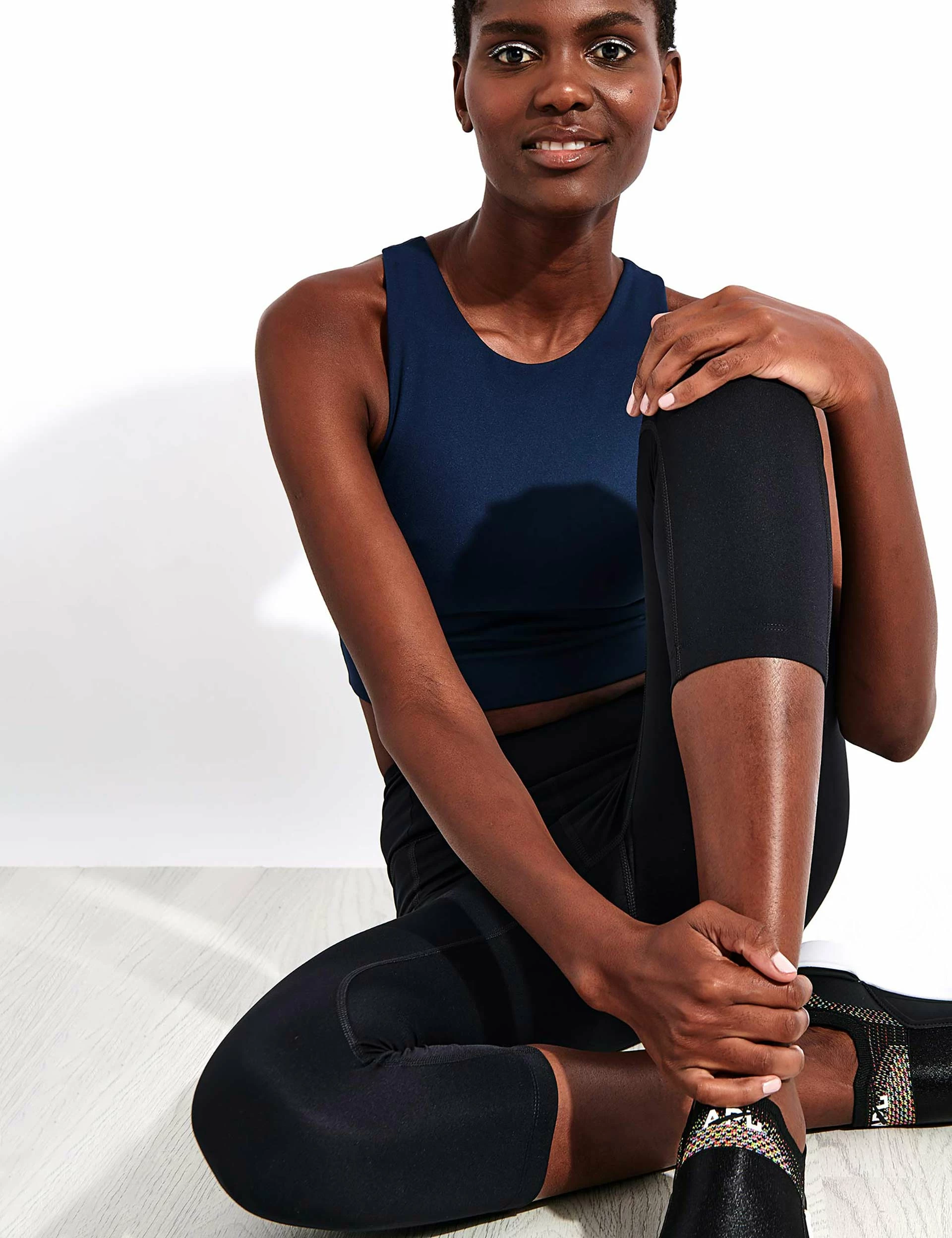 Girlfriend Collective Compressive High Waisted Capri Legging - Black - Image 4