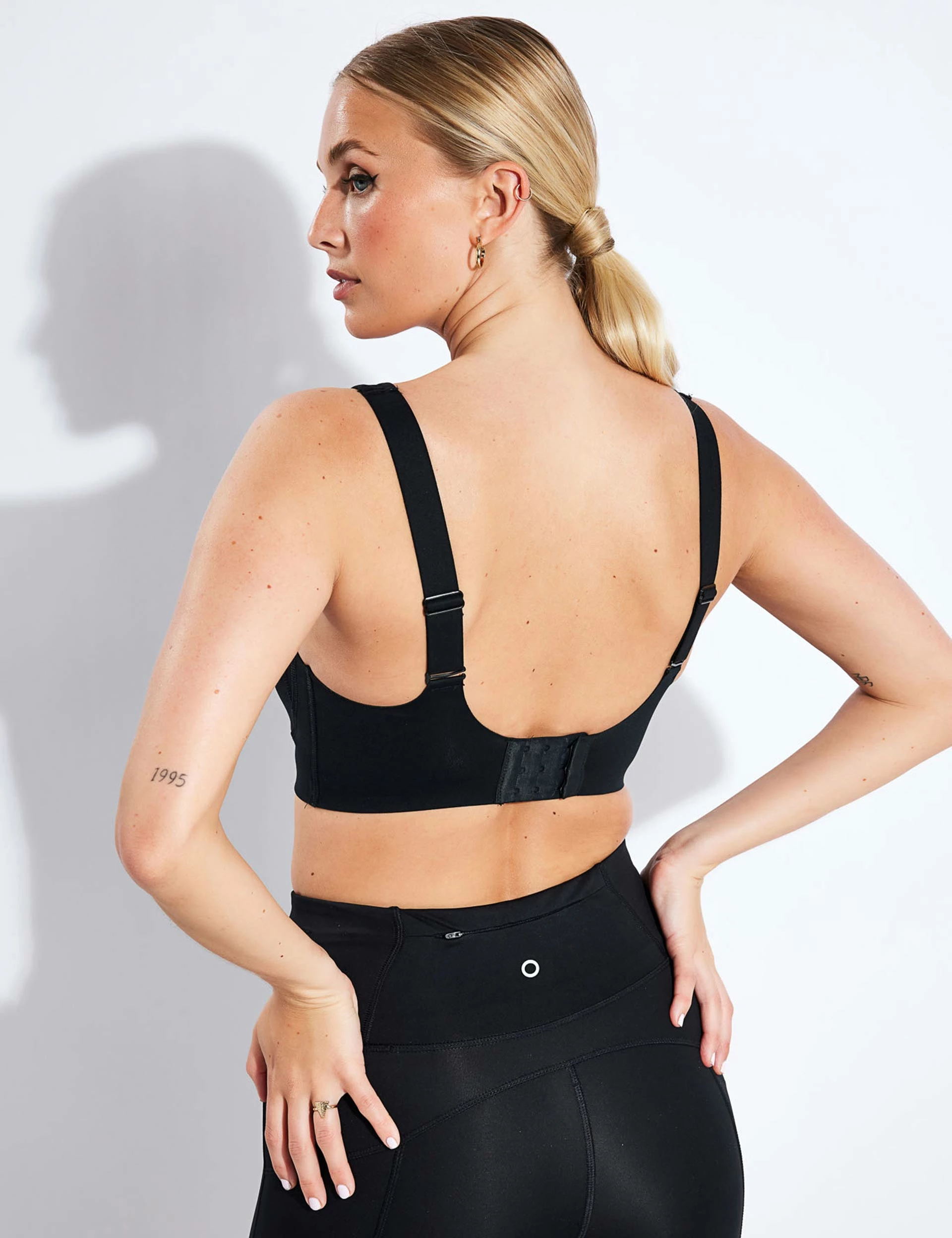 Extra High Impact Non Wired Sports Bra A-E - Black - Image 2