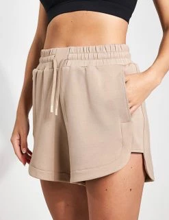 Varley Keely High Rise Short - Light Taupe