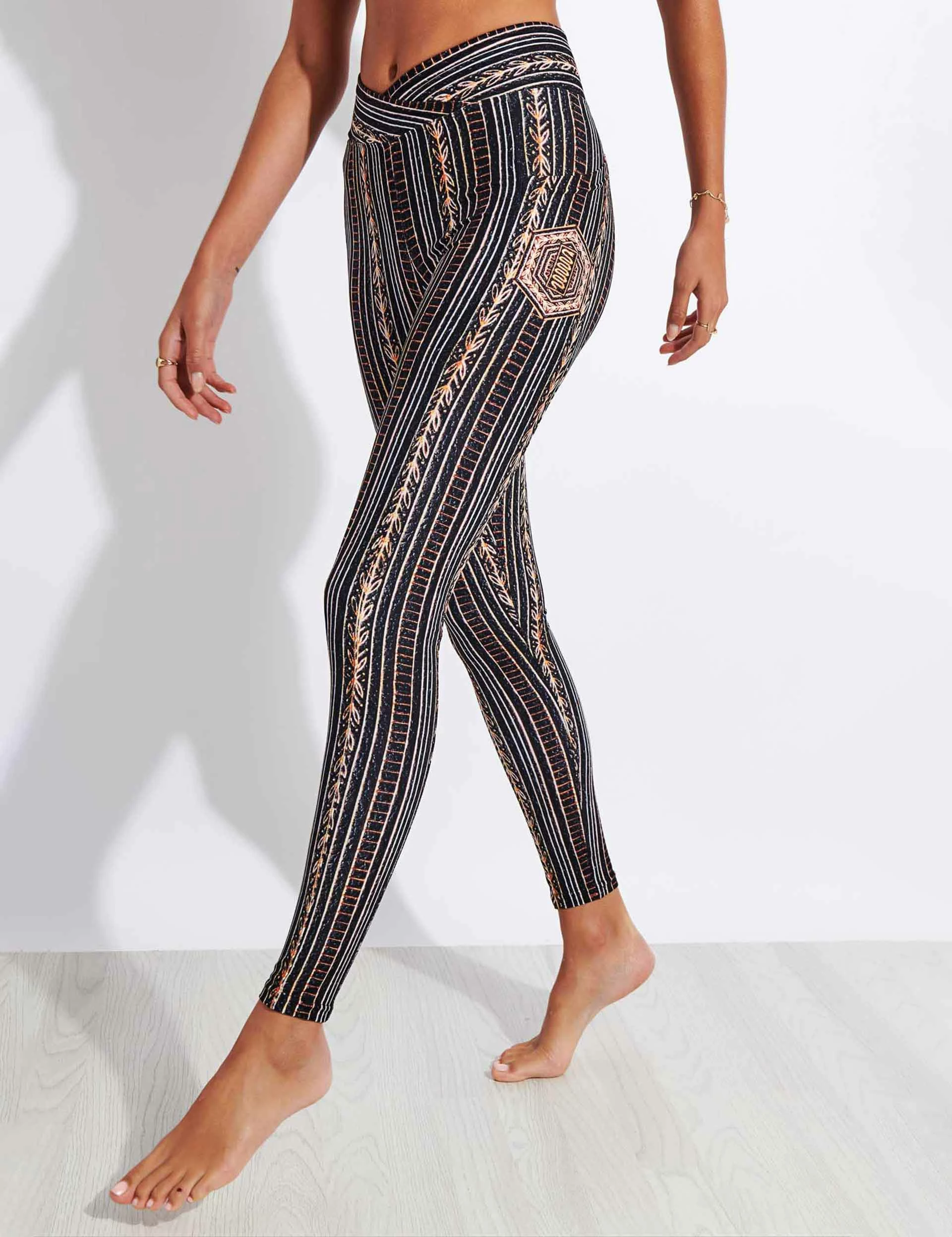 Zephyr Ruched Crossover Pocket Legging