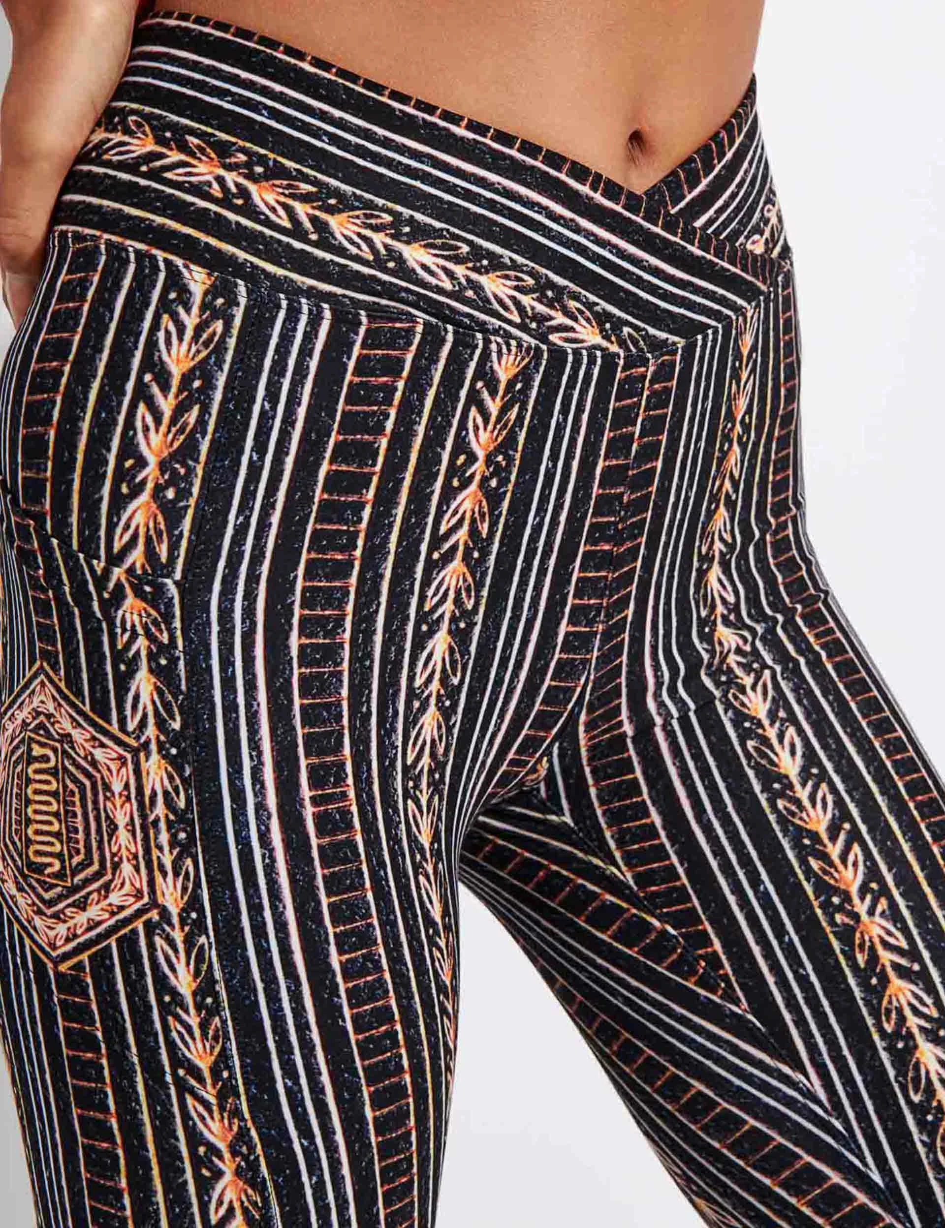 Zephyr Ruched Crossover Pocket Legging - Image 4