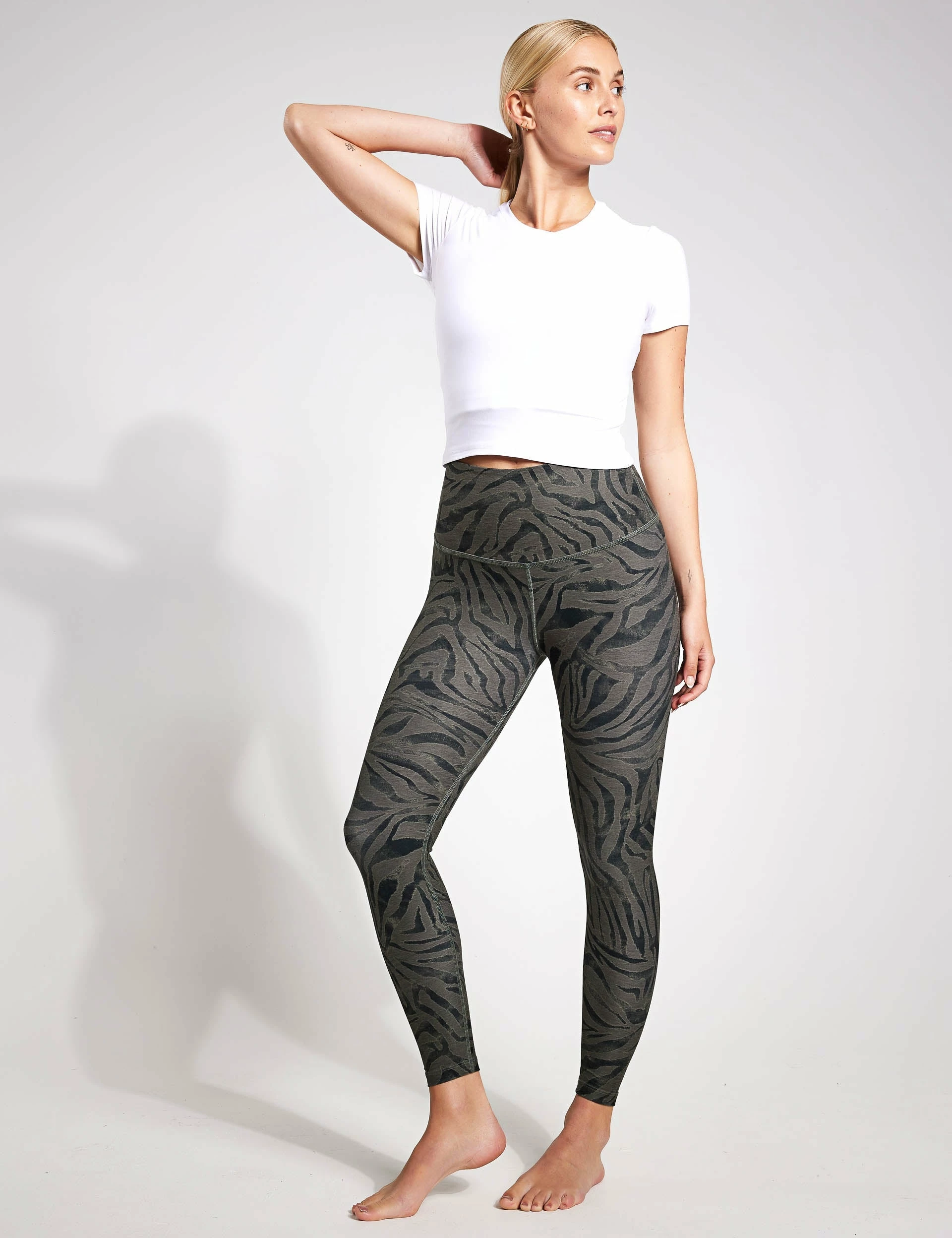 Beyond Yoga Featherweight Peekaboo Cropped Tee - Cloud White - Image 3