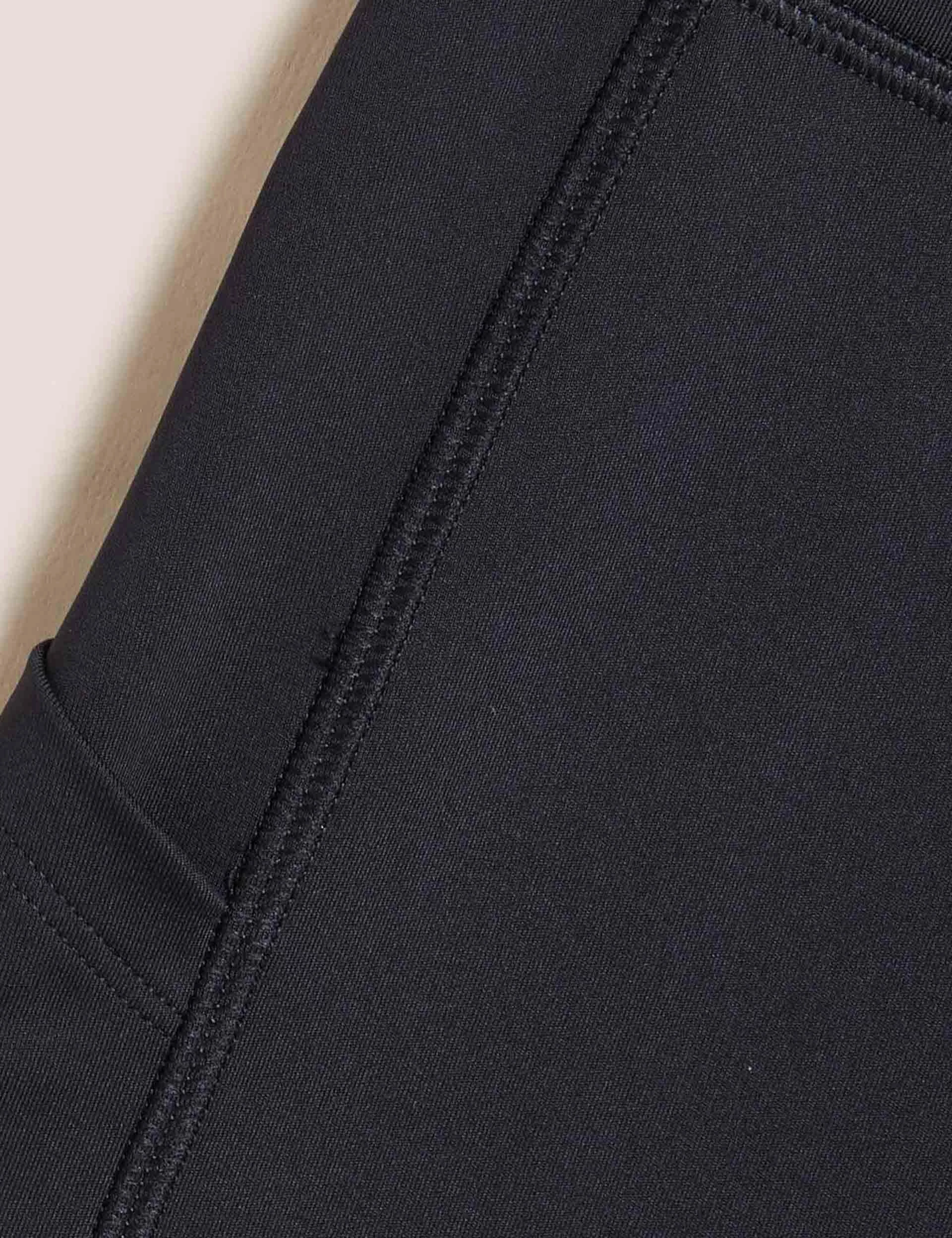 Go Move Shorts - Black - Image 5