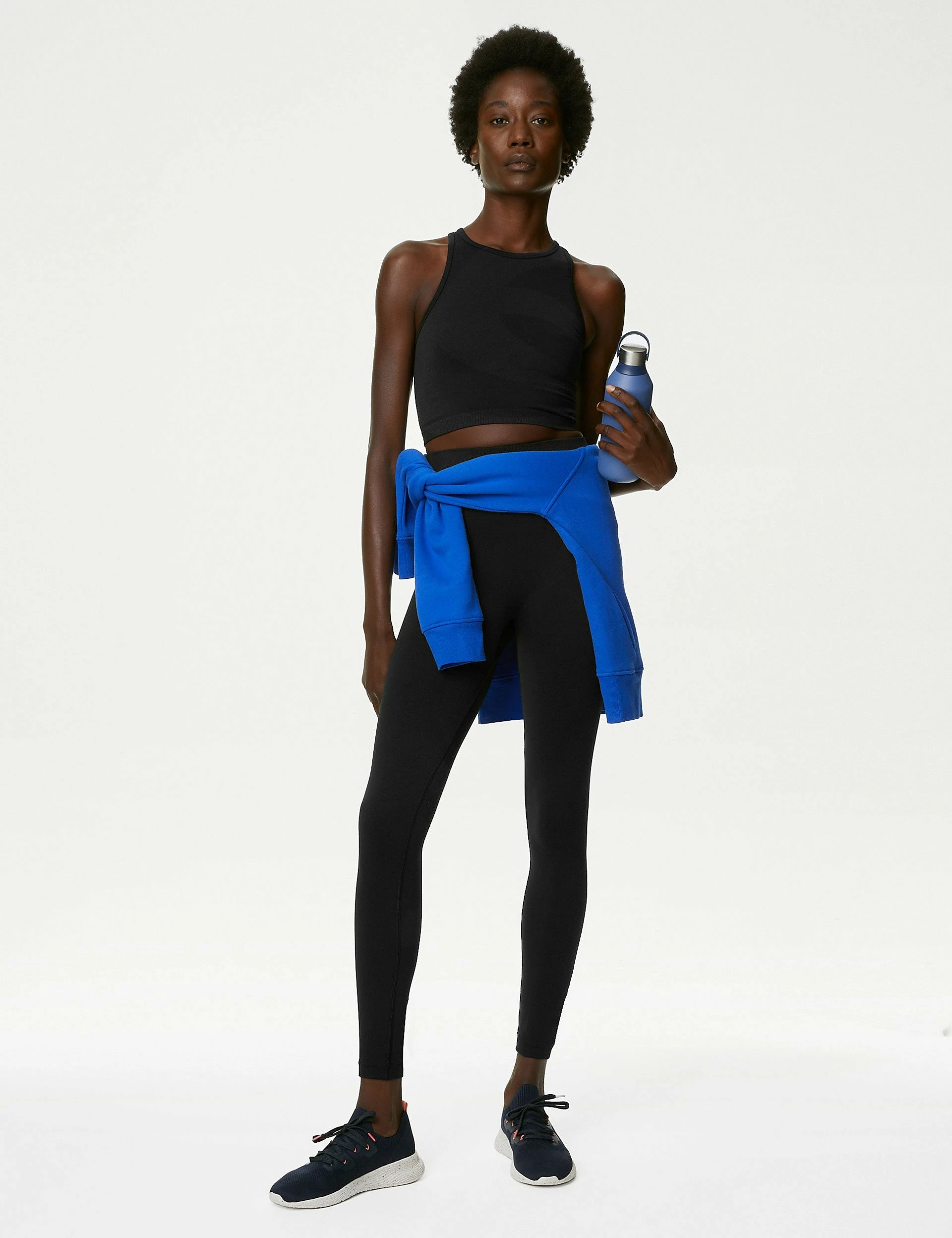 Scoop Neck Seamless Fitted Crop Top - Black - Image 4