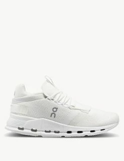 On Running Cloudnova - Undyed White/White